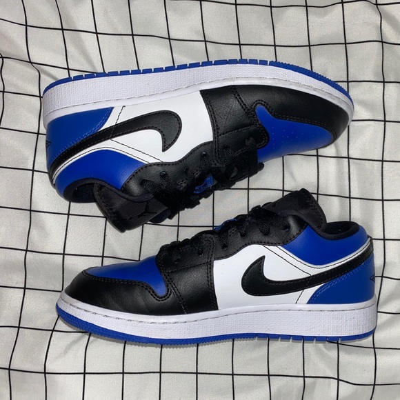 Jordan 1 Lows Royal Toe - Picture 4 of 4